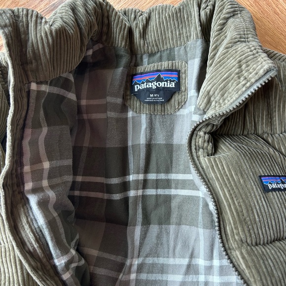 Patagonia Green Corduroy Puffer Jacket - Picture 2 of 2